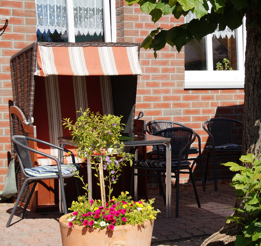 Auf der Terrasse im Hotel zum alten Bahnhof in Blunk bei Bad Segeberg